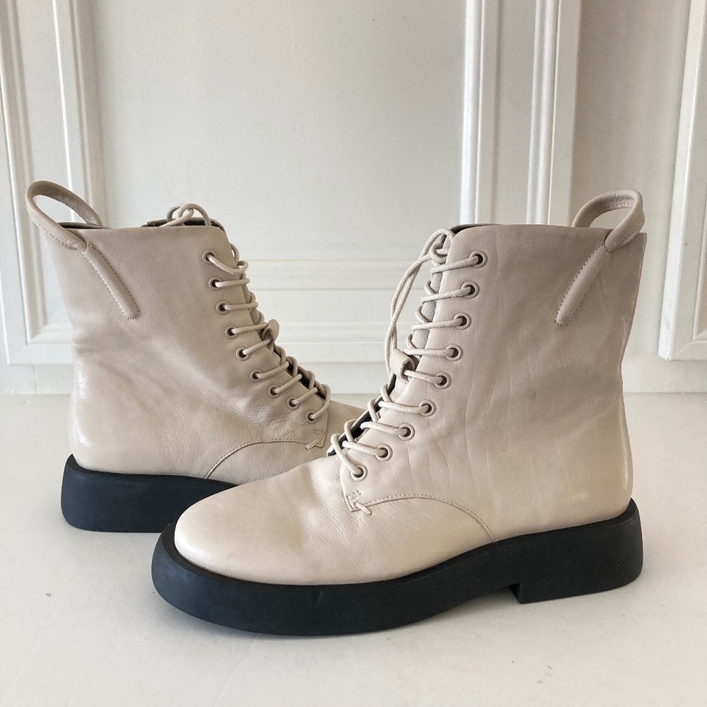 10 A-Ellera Chelsea Franco Sarto Ivory/Blck Lace-Up Combat Military Anthropology